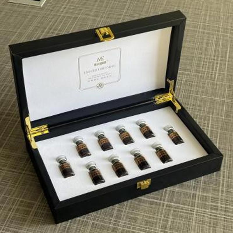 Liquide blanchissant et hydratant à l'acide hyaluronique Liquide blanchissant et hydratant à l'acide hyaluronique